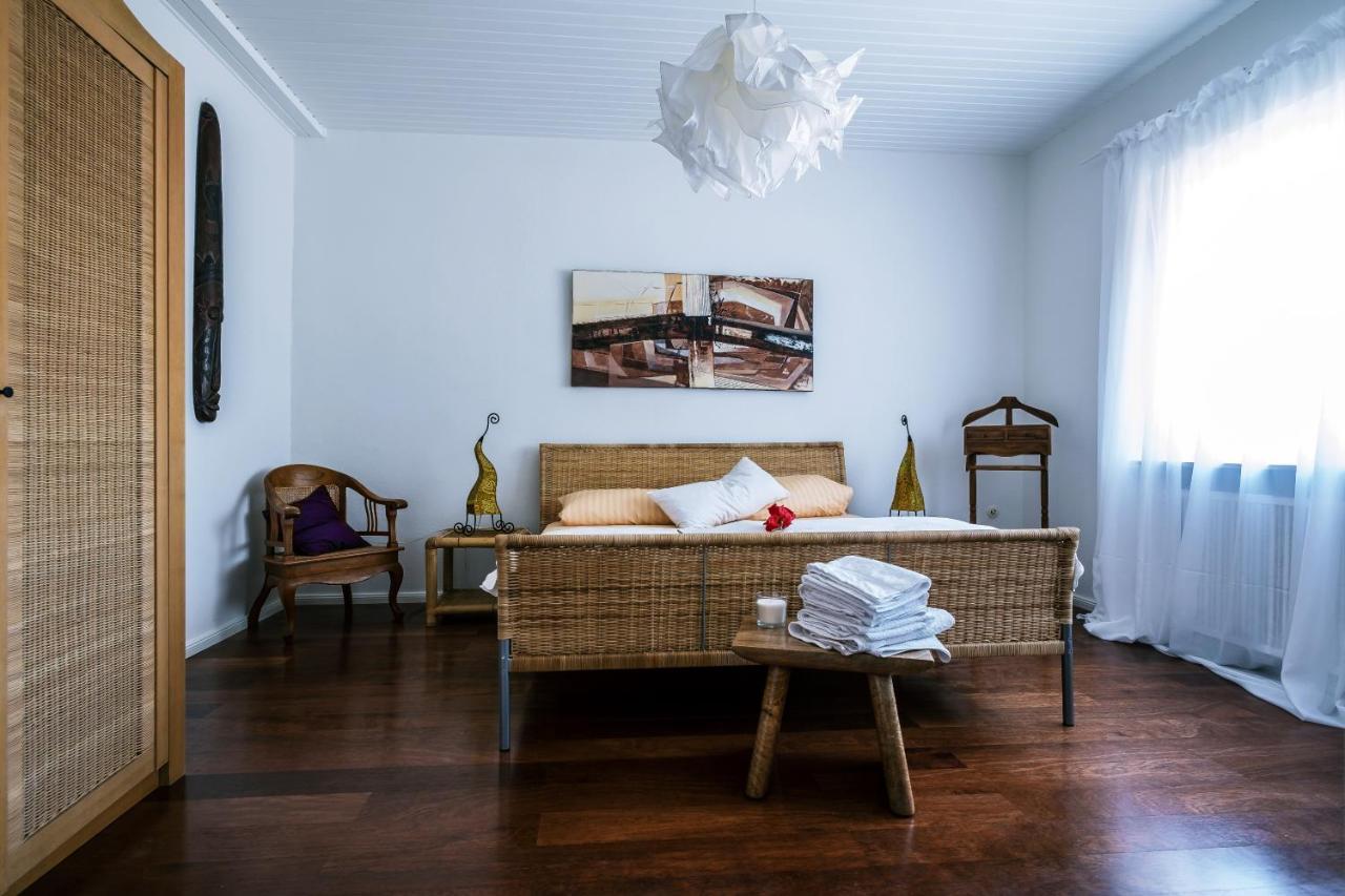 Tektona "Bed & Breakfast" Nidda Екстериор снимка